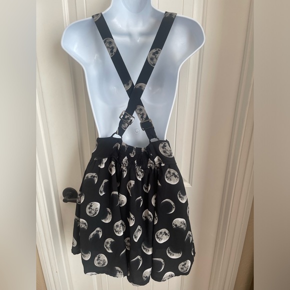 Hot Topic Moon Phase Suspender Skirt w/Wide Waistband & Fabric Buttons, Small - Picture 7 of 9